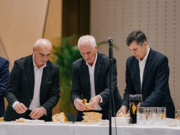 Reuniune istorică a comunității penticostale din Vicovu de Sus, după aproape 50 de ani, în una dintre cele mai mari biserici din Europa