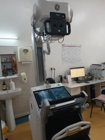 Pacienții spitalului din Suceava nu vor mai fi plimbați între clădiri pentru o radiografie. Consiliul Județean a achiziționat un aparat de radiologie mobil