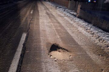 Sancțiuni pentru drumarii care doar simulează că deszăpezesc drumurile din județ Sancțiuni pentru drumarii care doar simulează că deszăpezesc drumurile din județ