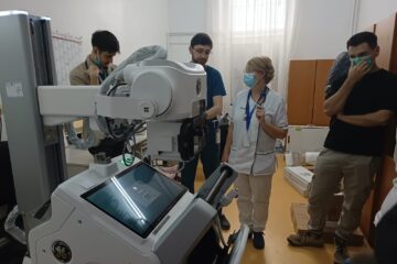Pacienții spitalului din Suceava nu vor mai fi plimbați între clădiri pentru o radiografie. Consiliul Județean a achiziționat un aparat de radiologie mobil