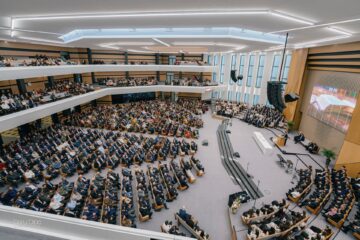 Reuniune istorică a comunității penticostale din Vicovu de Sus, după aproape 50 de ani, în una dintre cele mai mari biserici din Europa