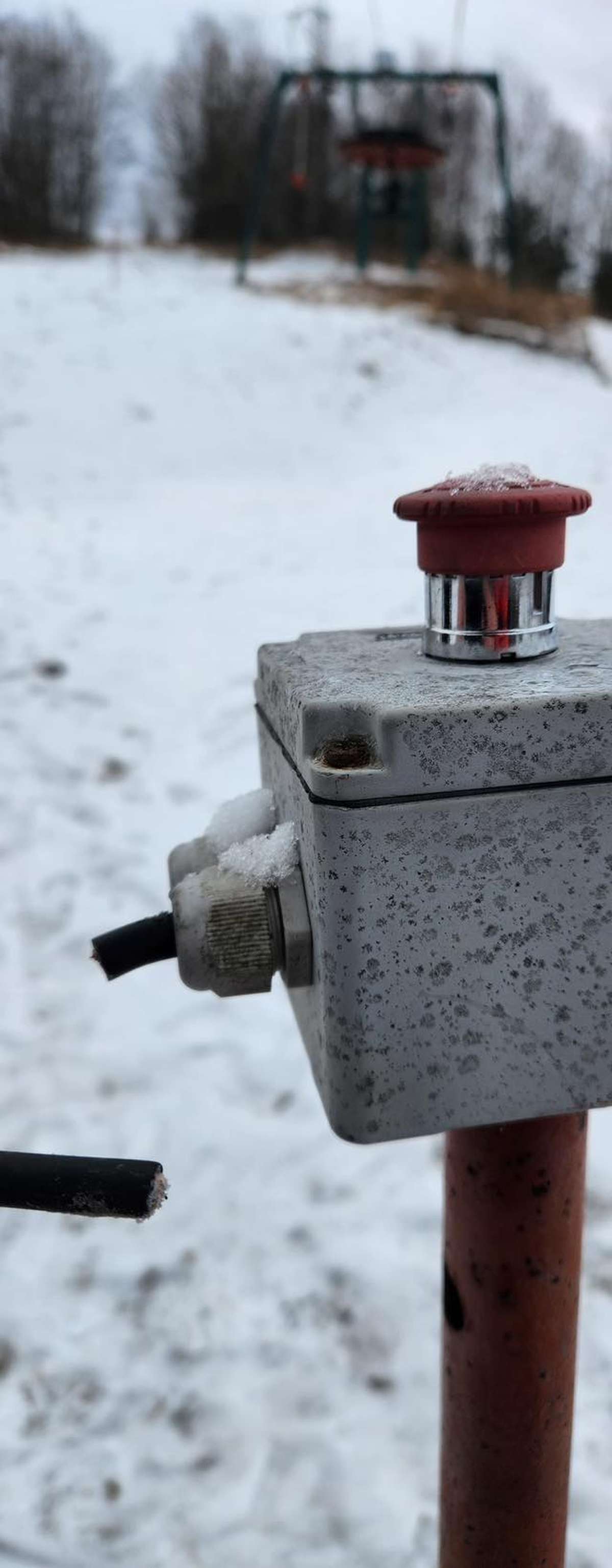 Instalația de teleschi de la pârtia Bucovina din Câmpulung Moldovenesc a fost vandalizată