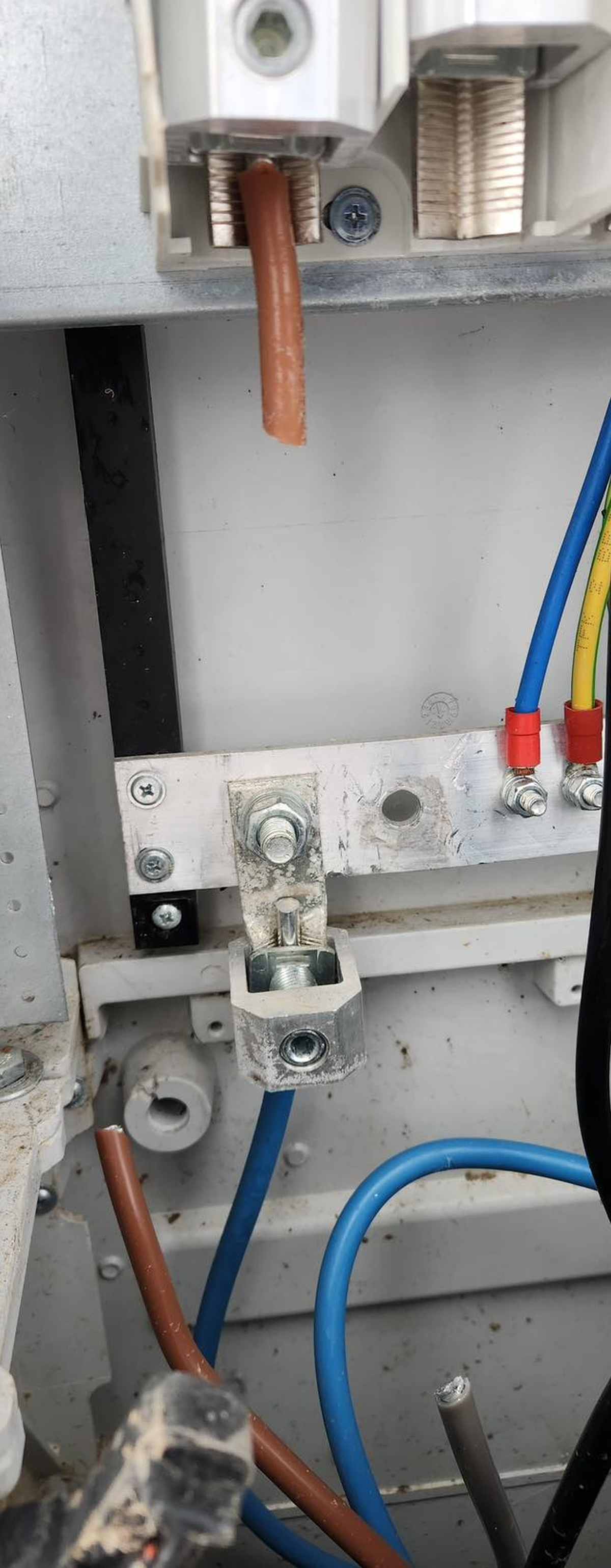 Instalația de teleschi de la pârtia Bucovina din Câmpulung Moldovenesc a fost vandalizată