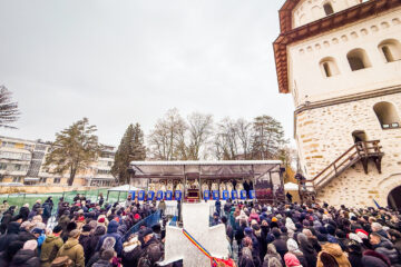 „Astăzi firea apelor se sfințește…” – Sărbătoarea Botezului Domnului la Catedrala Arhiepiscopală din Suceava „Astăzi firea apelor se sfințește…” – Sărbătoarea Botezului Domnului la Catedrala Arhiepiscopală din Suceava