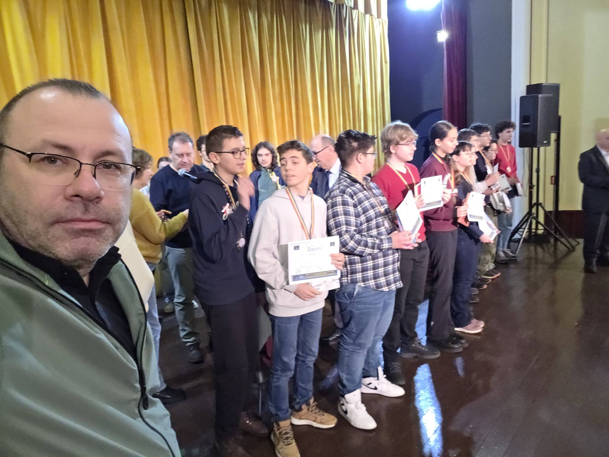 Tineri pasionați de cosmos și știință, reuniți la Vatra Dornei, la Tabăra de Fizică, Astronomie și Astrofizică