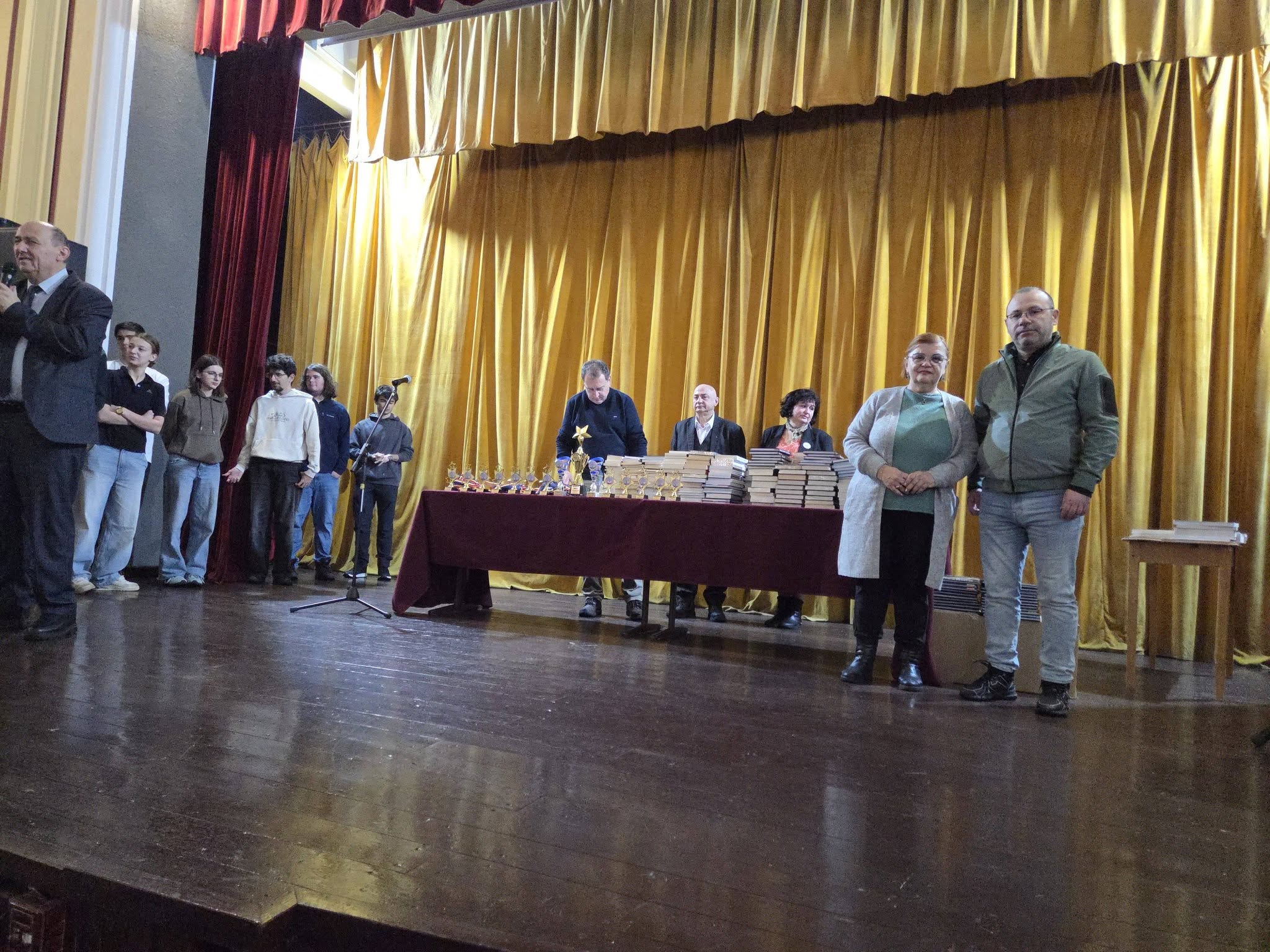 Tineri pasionați de cosmos și știință, reuniți la Vatra Dornei, la Tabăra de Fizică, Astronomie și Astrofizică