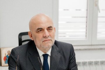 Familiile numeroase din municipiul Suceava vor plăti taxa de salubritate pentru maximum patru persoane Familiile numeroase din municipiul Suceava vor plăti taxa de salubritate pentru maximum patru persoane