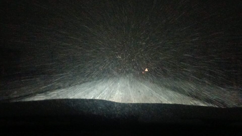 Prefectul Andronachi face un apel către șoferi că evite deplasările care nu sunt strict necesare. Toate drumurile din județ sunt deschise circulației rutiere Prefectul Andronachi face un apel către șoferi că evite deplasările care nu sunt strict necesare. Toate drumurile din județ sunt deschise circulației rutiere