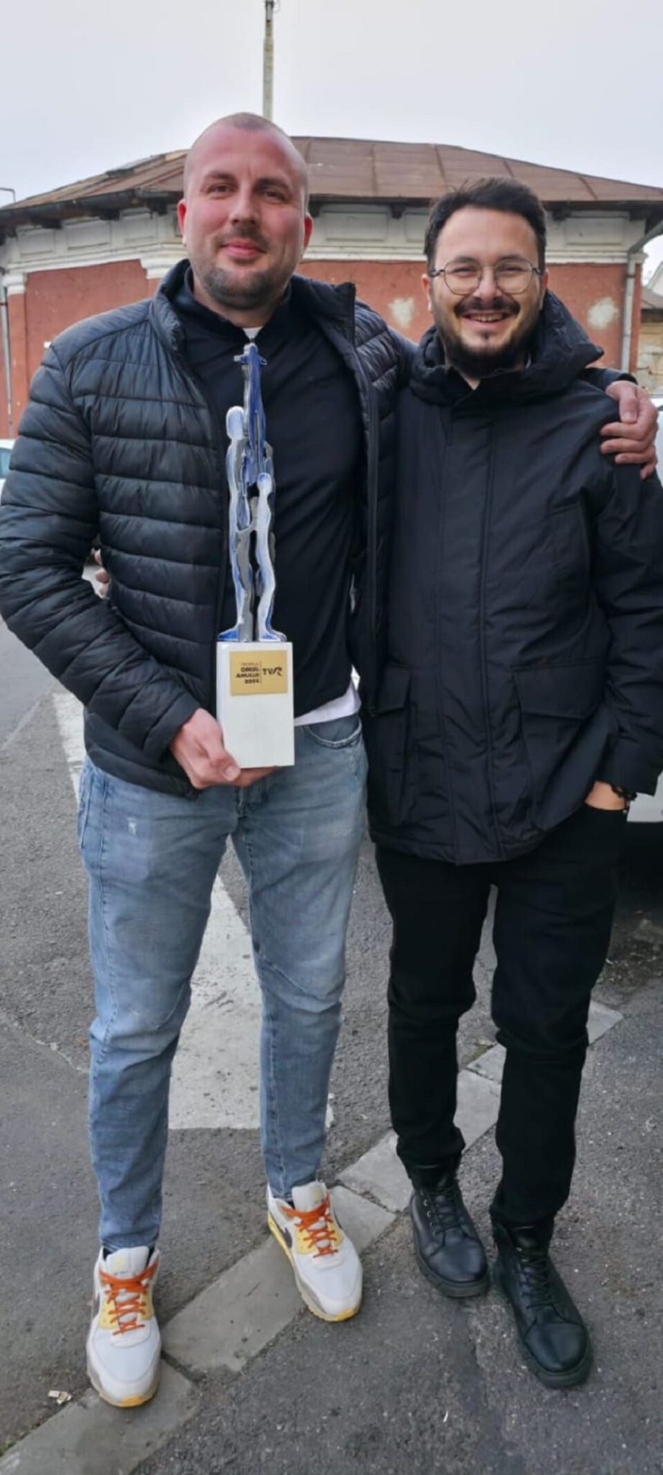 Pr. Alexandru Lungu și Dani Cek au lansat cea mai mare campanie umanitară din țară: 2,3 milioane de dolari pentru o tânără din Fălticeni bolnavă de cancer