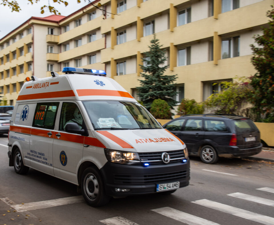 Misiuni de salvare de peste 2,5 milioane de km, echivalentul ocolului Pământului de 62 de ori, ale ambulanțelor din județul Suceava