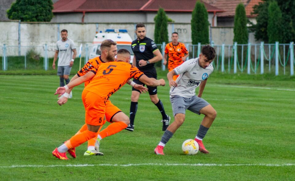 Păun a semnat cu Șoimii