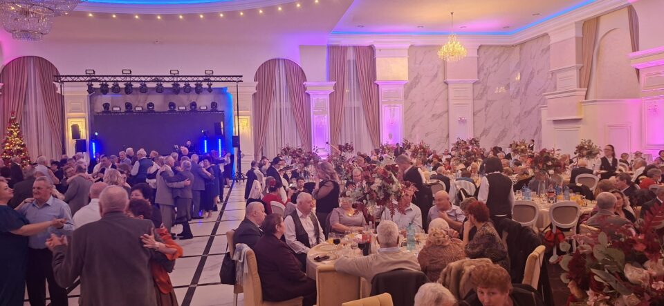 Revelionul Pensionarilor, cu peste 600 de oameni dornici să petreacă și să socializeze