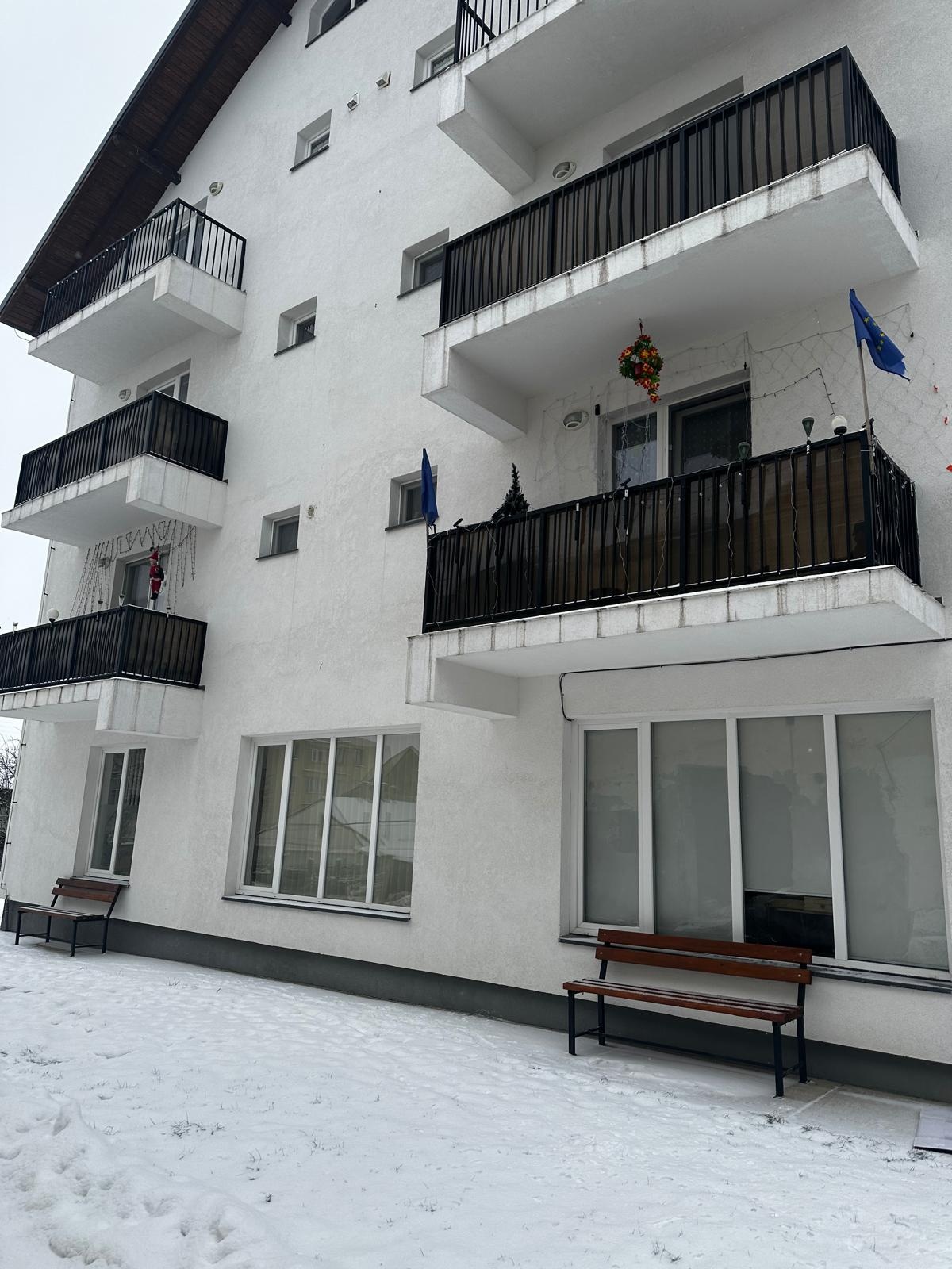 Birourile de stare civilă și de cărți de identitate din Siret funcționează, de luni, pe strada Castanilor