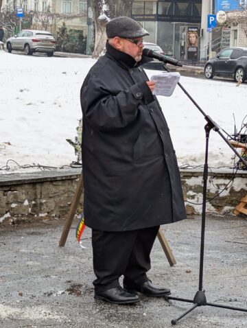 Ziua Culturii Naționale a început în municipiul Suceava cu depunere de coroane de flori și jerbe la statuia lui Mihai Eminescu