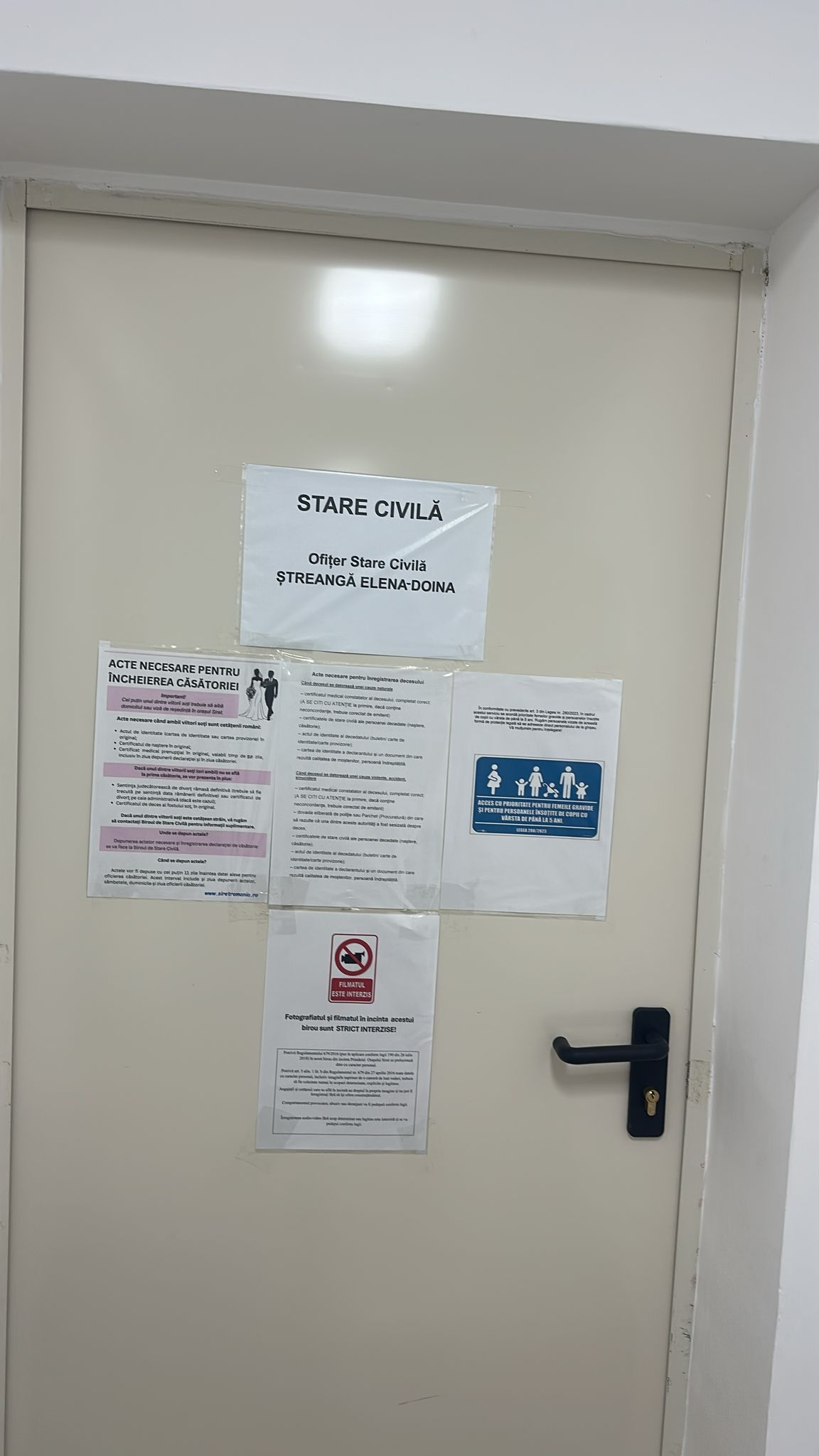 Birourile de stare civilă și de cărți de identitate din Siret funcționează, de luni, pe strada Castanilor