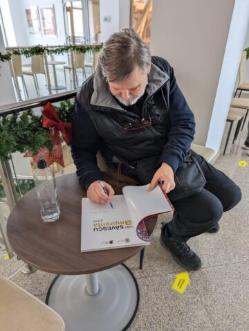 „Amprenta” pictorului și restauratorului Dinu Săvescu, pe simezele Muzeului de Istorie Suceava