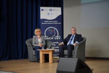 Dezbatere in Centrul COACH USV, cu prof. univ. dr. Elena-Brândușa Steiciuc si conf. univ. dr. Aurelian Rotaru, prorector USV
