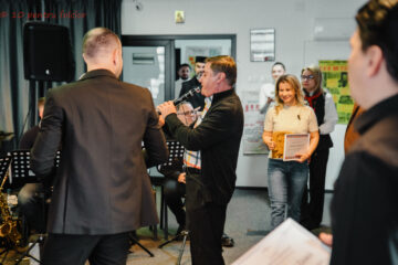 Poli-instrumentistul Leonard Zamă împlinește astăzi 70 de ani