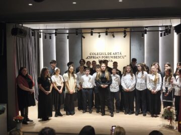 „Eminescu între clape şi metafore”, recital de pian şi poezie, la Colegiul de Artă Suceava