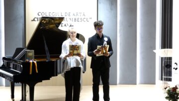 „Eminescu între clape şi metafore”, recital de pian şi poezie, la Colegiul de Artă Suceava