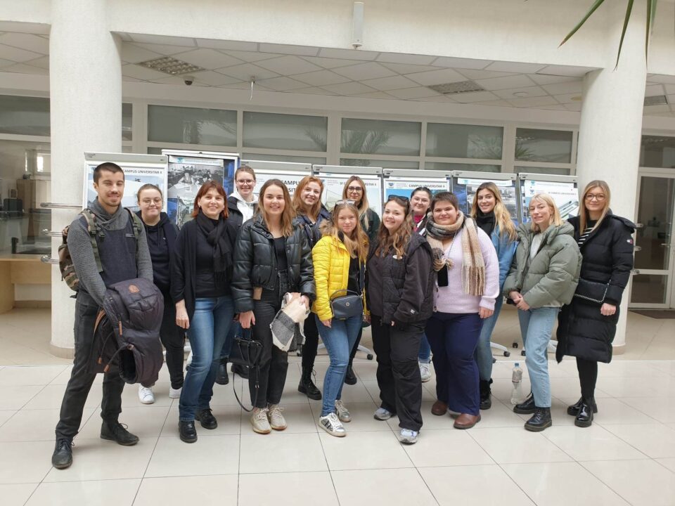 Studenţi francezi, în stagii de practică pedagogică la Suceava