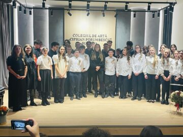 „Eminescu între clape şi metafore”, recital de pian şi poezie, la Colegiul de Artă Suceava