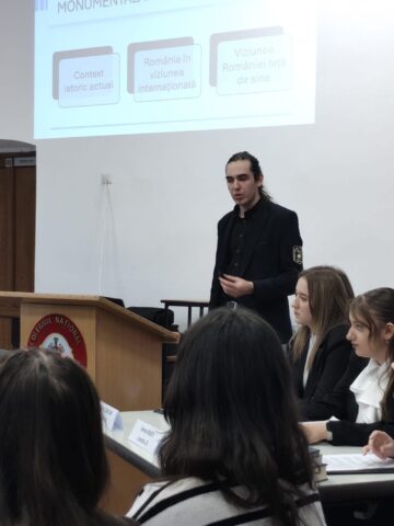 Omagiu adus culturii naționale la Colegiul Național „Eudoxiu Hurmuzachi”