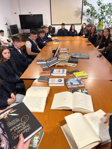 Activități dedicate poetului național, la Colegiul „Mihai Eminescu”, desfășurate în colaborare cu biblioteca școlii