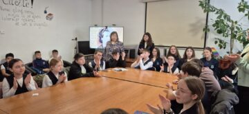 Activități dedicate poetului național, la Colegiul „Mihai Eminescu”, desfășurate în colaborare cu biblioteca școlii