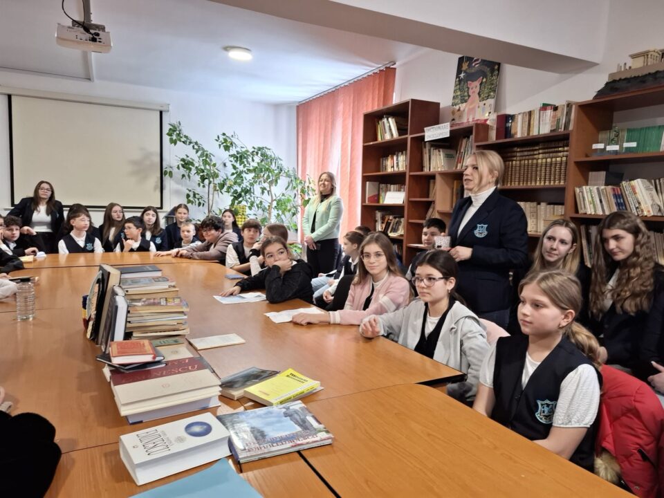 Activități dedicate poetului național, la Colegiul „Mihai Eminescu”, desfășurate în colaborare cu biblioteca școlii