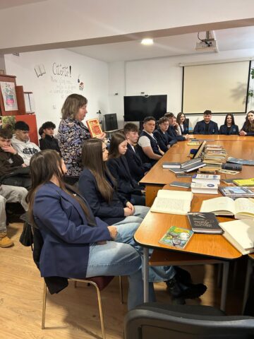 Activități dedicate poetului național, la Colegiul „Mihai Eminescu”, desfășurate în colaborare cu biblioteca școlii