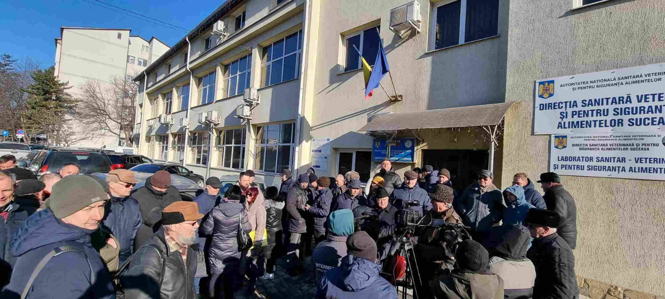 80 de medici veterinari din județul Suceava, protest față de tăierile bugetare excesive