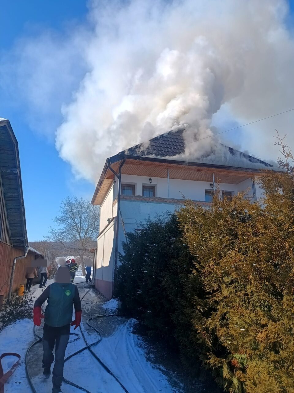 Încă o locuință afectată de un incendiu de la coșul de fum, la Lipoveni-Mitoc