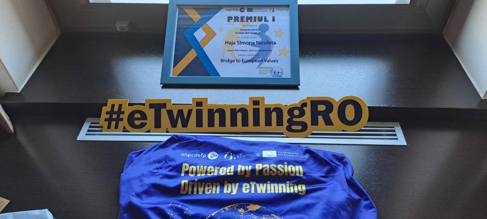 Elevii din Dorna Candrenilor, ambasadori ai valorilor europene, recompensați cu Premiul I la București