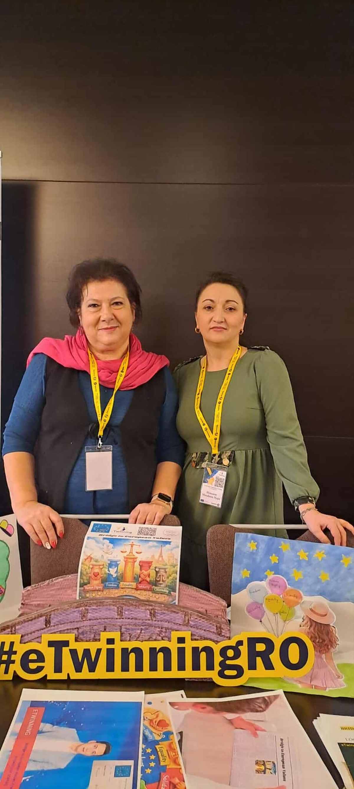 Elevii din Dorna Candrenilor, ambasadori ai valorilor europene, recompensați cu Premiul I la București