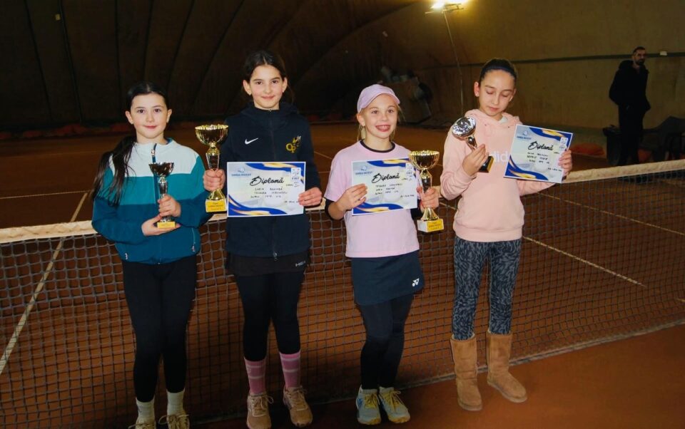 Micii tenismeni din zona Moldovei s-au întrecut la Cupa Simba Invest