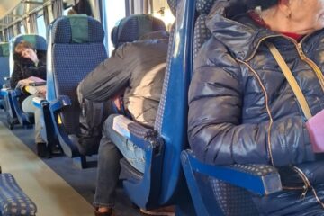 Imagine din trenul cu întârziere enormă