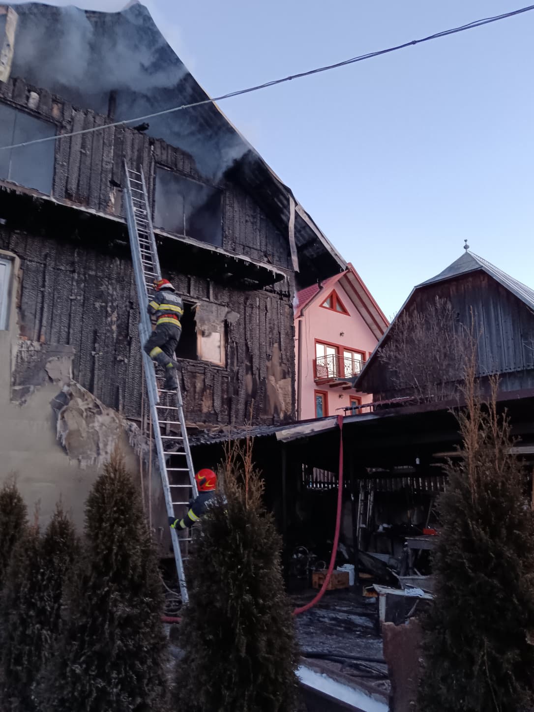 A treia alarmă a venit la ora 5.00 dimineață, de la Putna