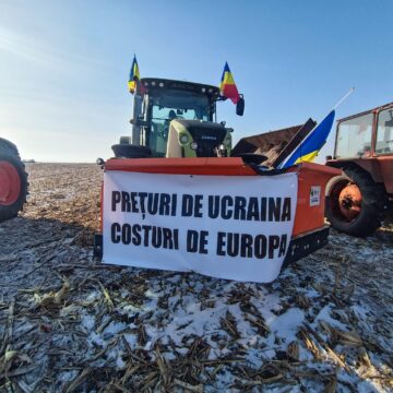 Protest cu tractoare în coloană, cu viteză redusă, pe E 85 Suceava – Fălticeni. Fermierii se îndreaptă spre București