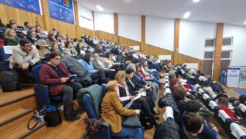 Specialiștii în educație discută soluții pentru integrarea elevilor cu cerințe speciale în școala de masă