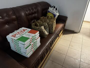 Hrană caldă și adăpost oferite persoanelor ce trăiesc pe stradă sau în gară, la Suceava, în cele două săptămâni de ger năprasnic