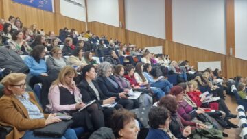 Specialiștii în educație discută soluții pentru integrarea elevilor cu cerințe speciale în școala de masă
