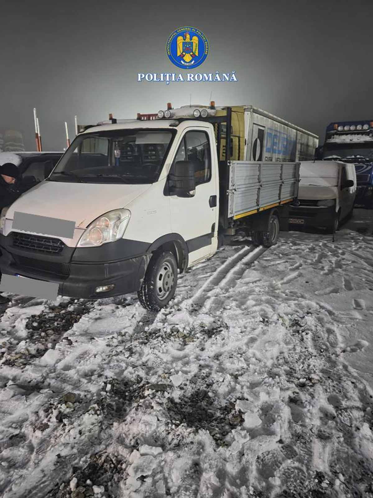 O autoutilitară în valoare de 70.000 de lei, confiscată după două transporturi ilegale de lemn în valoare de 2.000 de lei