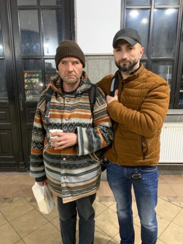 Hrană caldă și adăpost oferite persoanelor ce trăiesc pe stradă sau în gară, la Suceava, în cele două săptămâni de ger năprasnic