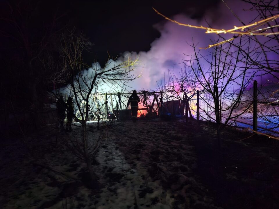 Un nou incendiu a mai distrus o casă, iar totul a plecat de la coșul de fum