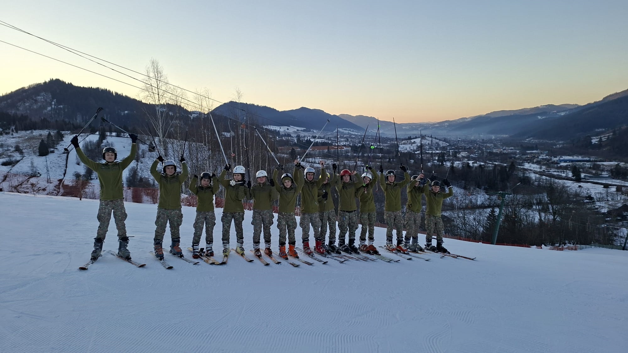 Instrucție pe schiuri pentru elevii militari de la Câmpulung