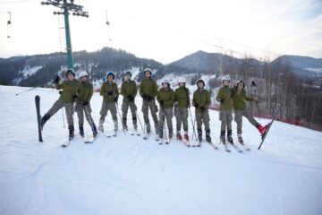 Instrucție pe schiuri pentru elevii militari de la Câmpulung Instrucție pe schiuri pentru elevii militari de la Câmpulung