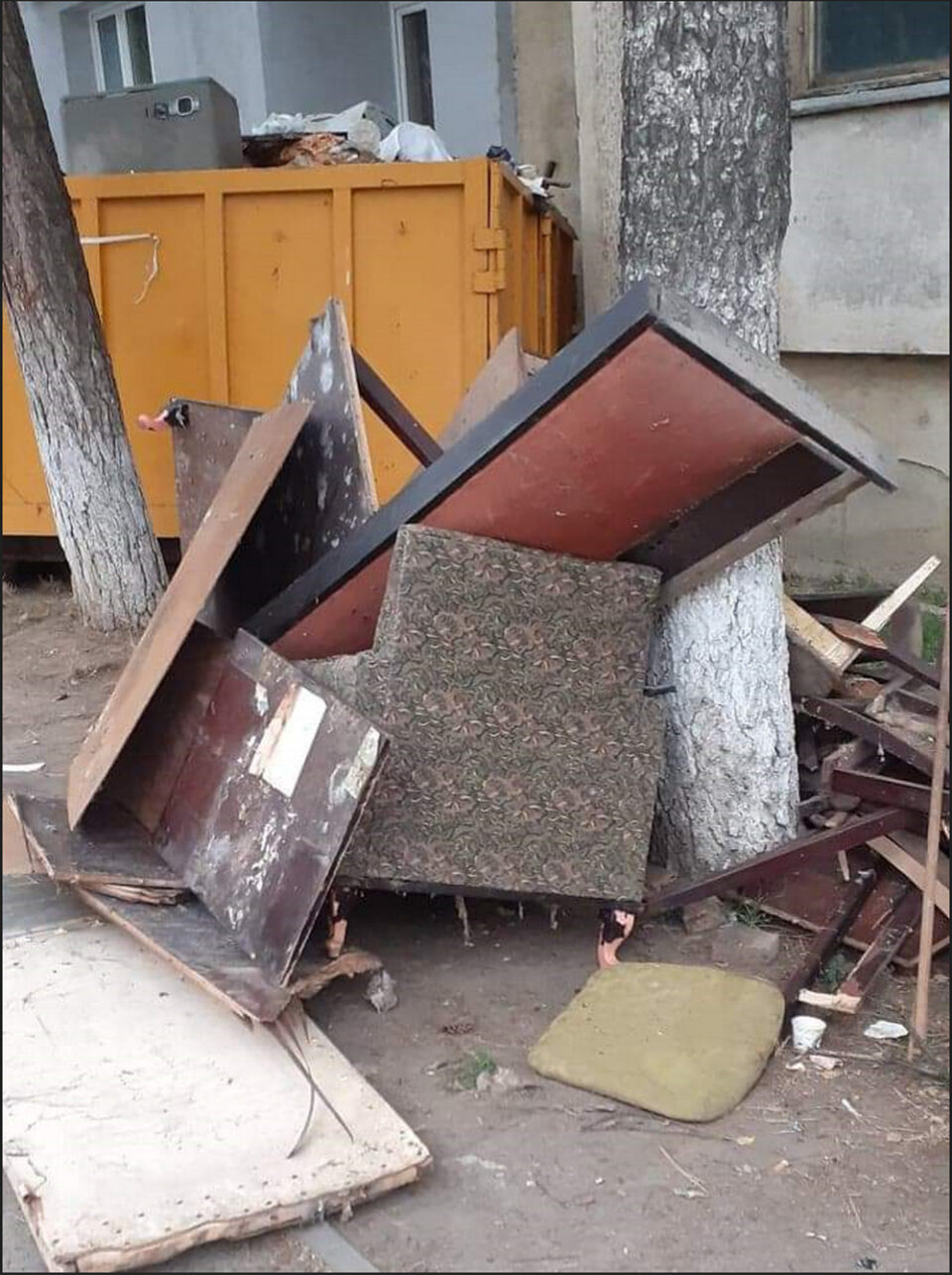 Gestionarea deșeurilor voluminoase, din reamenajările interioare sau exterioare generate de persoanele fizice, taxată separat, cu contract