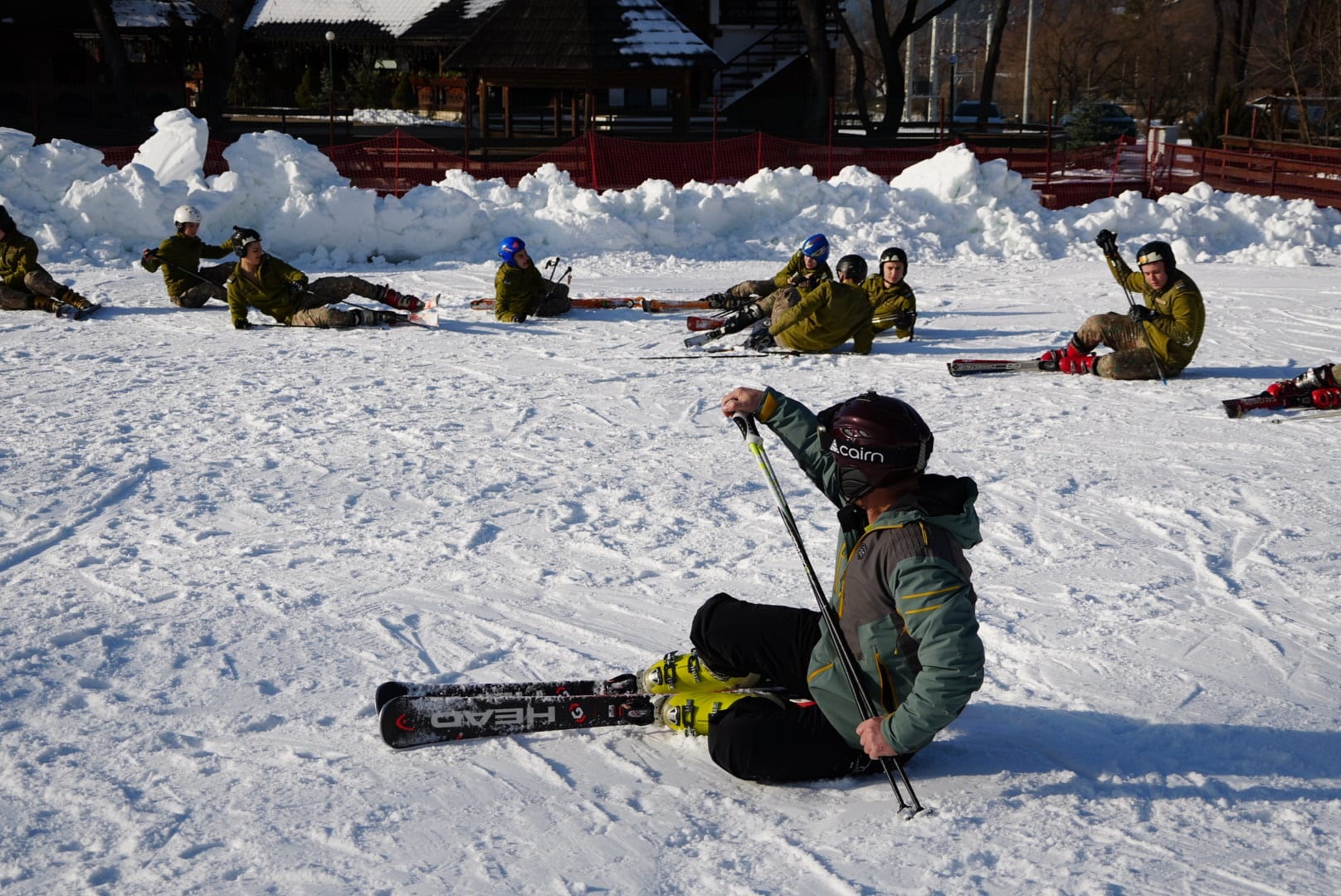 Instrucție pe schiuri pentru elevii militari de la Câmpulung