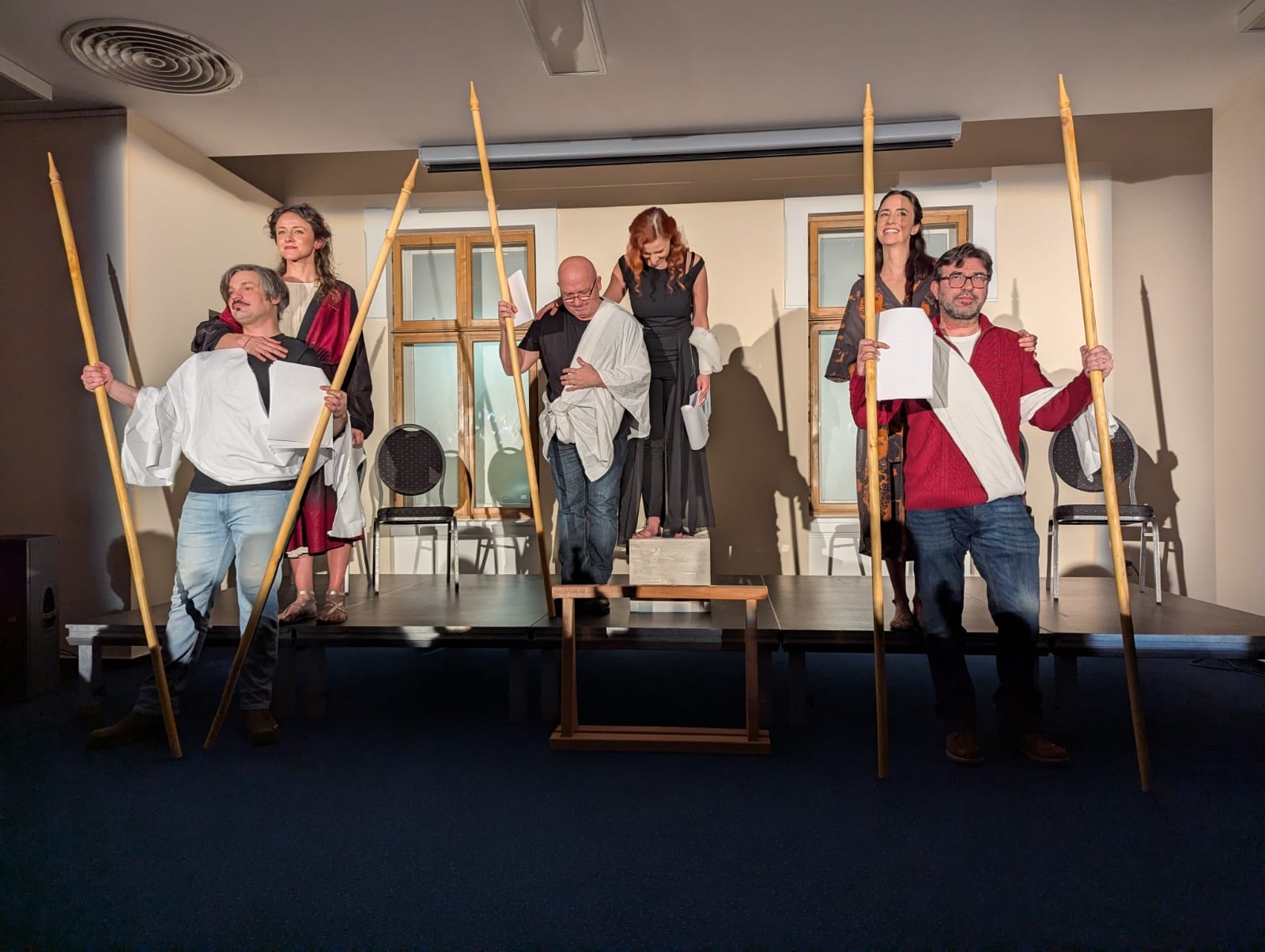 „Grecii de peste mări”, o incursiune în lumea credințelor și ideilor despre viață și moarte, prin intermediul vaselor cu figuri roșii, la Muzeul de Istorie Suceava